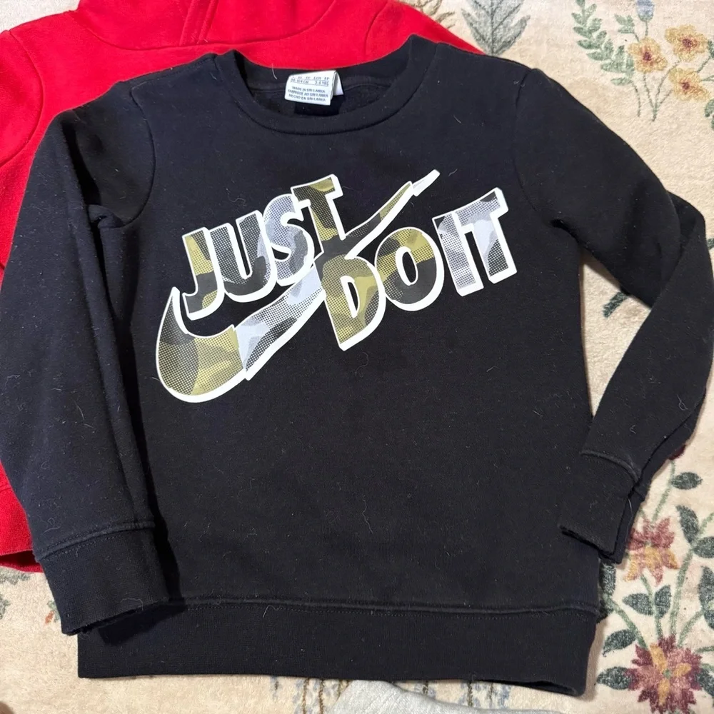 Nike Kids Red and Black Sweatshirts bundle size 4